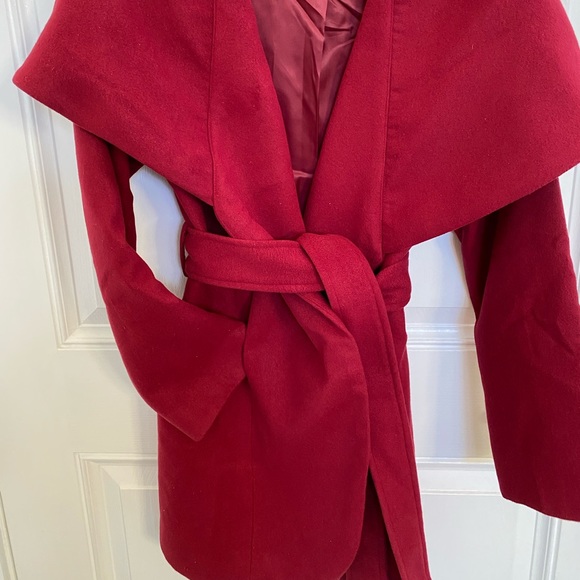 Winter coat with shawl color in burgundy - Picture 2 of 3